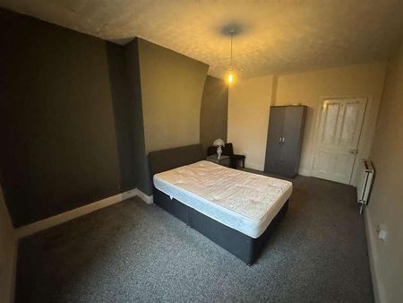 Rook Lane, Bradford, BD4 - Photo 4