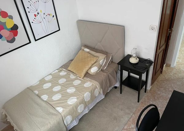 Calle Segismundo Moret, Málaga, Andalusia 29011