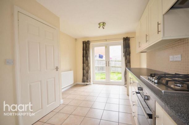 3 bedroom semi-detached house to rent - Photo 1
