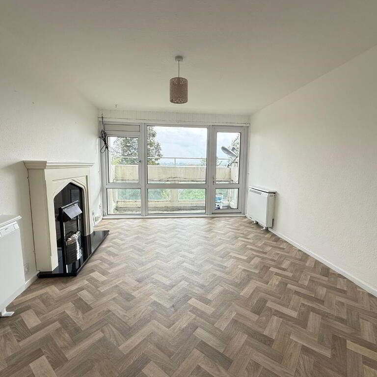 8a Riverdale House, Dunmurry, BT17 9DD - Photo 1