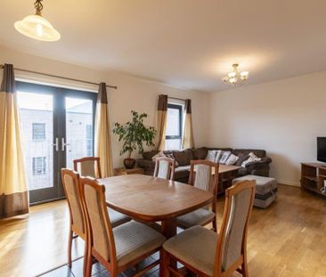 2 bedroom flat to rent - Photo 2