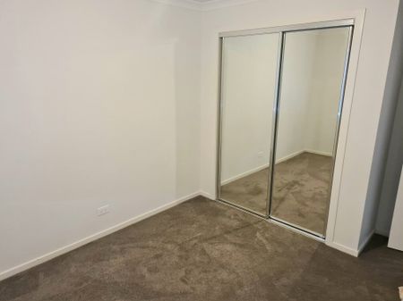 Cobblebank - Photo 5