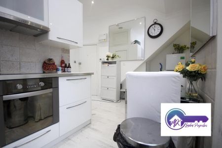 1 Bedroom Room in Flat Share To Rent - Photo 5