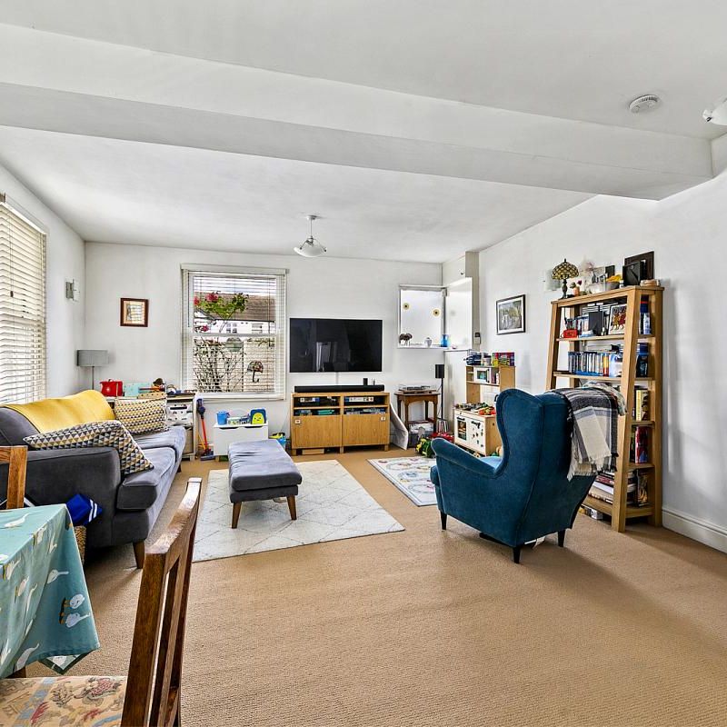 2 bedroom house in East Sheen - Photo 1