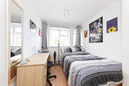 6 bedroom terraced house to rent - Photo 3