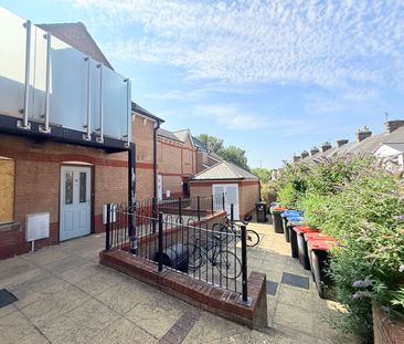 Standish Court, Taunton, Somerset - Photo 2