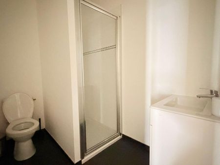 Location Appartement 2 pièces 41m² BORDEAUX 33800 - Photo 4