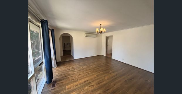 Spacious Two-Bedroom Home in Sought-After East Doncaster Secondary College Zone - Photo 1