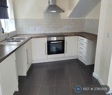 3 bedroom semi-detached house to rent - Photo 5