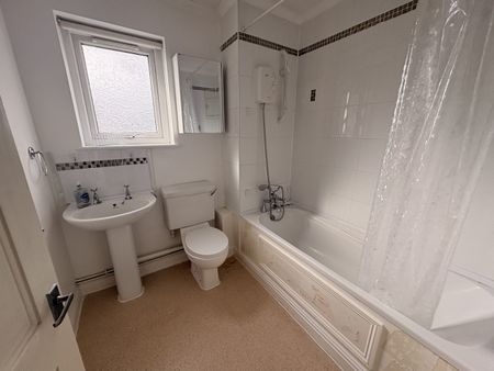 Pinewood Flats, Rhydyfelin - Photo 4