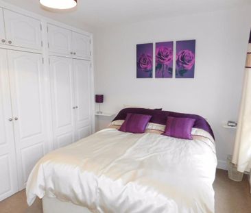 4 bedroom semi-detached house to rent - Photo 5