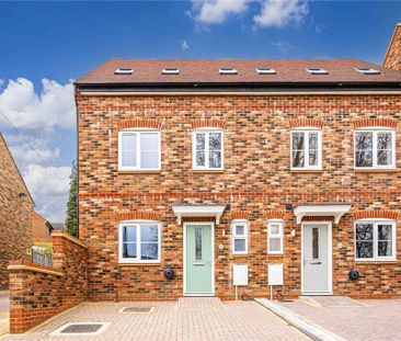 4 bed Semi Detached House for rent - Photo 2