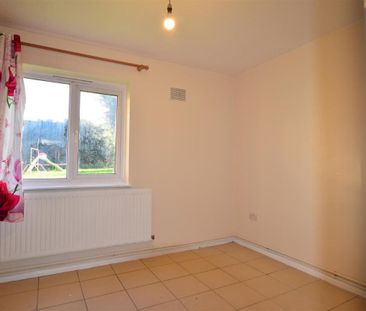 Victoria Road, Slough SL2 5NE - Photo 1