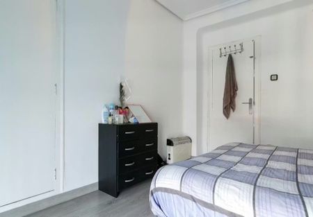 Calle Soledad Domenech, Valencia, Valencian Community 46020 - Photo 2