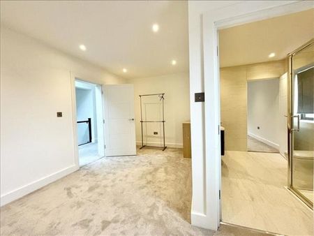 5 bedroom detached house to rent - Photo 4