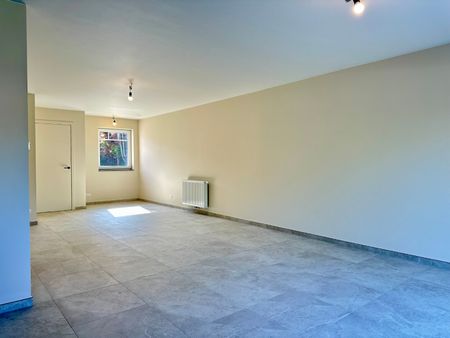 Nieuwbouwwoning in rustige woonwijk - Photo 2