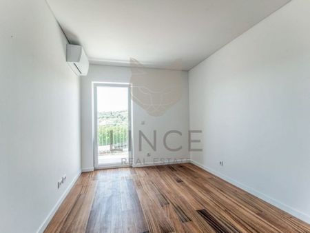 2 room luxury Flat for rent in Lisbon - Photo 5