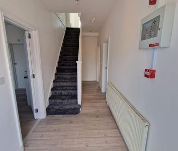 1 bedroom in a house share to rent - Photo 6