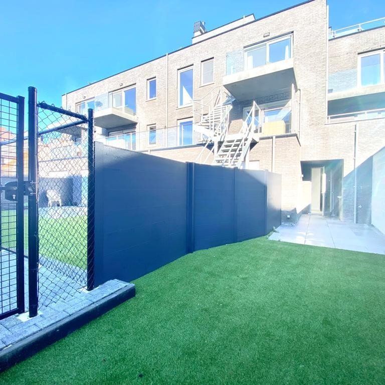 Appartement met 1 slaapkamer, terras met tuin en autostaanplaats - Photo 1