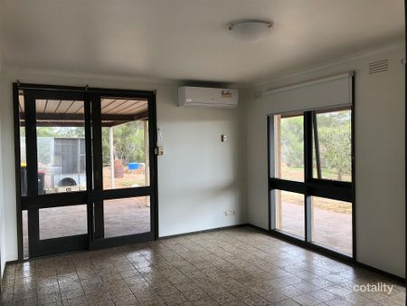 Location Location! - Photo 2