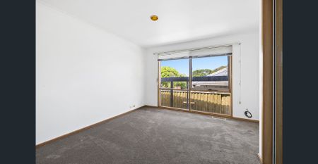 Quaint 3 Bedroom Home in Prime Parkdale Location - Photo 2