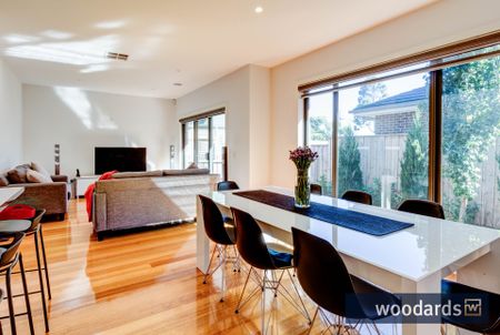 Three bedroom townhouse - Photo 4