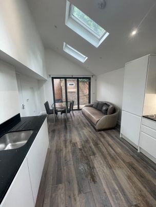 Room in a Shared Flat, Emmanuel House, CR2 - Photo 1