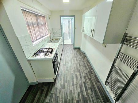 Bickerdike Avenue, Longsight, M12 - Photo 5