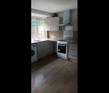 2 Bed Terraced House, Broadgate Avenue, NG9 - Photo 2
