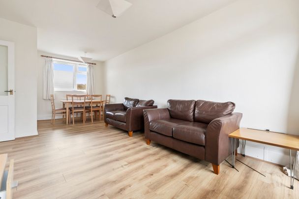 Watford Close, London, SW11 - Photo 1