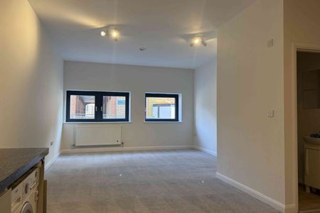 1 Bedroom - Photo 5