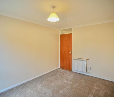 2 bedroom ground floor flat to rent - Photo 6