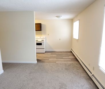 Second Floor 2 Bedroom Apt in Riverside Meadows with Balcony - Photo 4