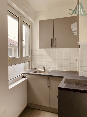 Location Appartement 2 pièces 46m² NOGENT SUR SEINE 10400 - Photo 3