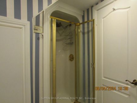 Detached Home For Lease | N9237422 - Photo 3