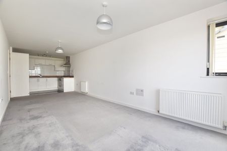 2 bed Flat in Victory Park Road , Addlestone, KT15 2FG - Photo 2