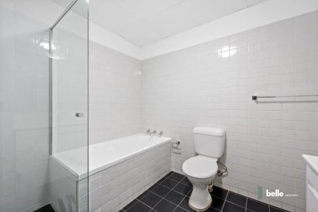 Two Bedroom Apartment in the Heart of Ashfield! - Photo 5