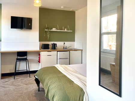 Portland Road Room 6 - Photo 3