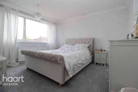 3 bedroom detached house to rent - Photo 5