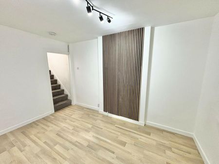 3 bedroom maisonette to rent - Photo 4