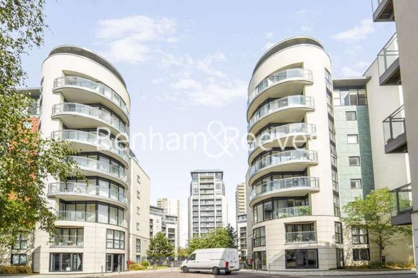 Pump House Crescent, Brentford, TW8 - Photo 1