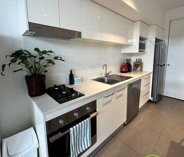 Perfectly situated 1 Bedroom Apartment - Photo 3