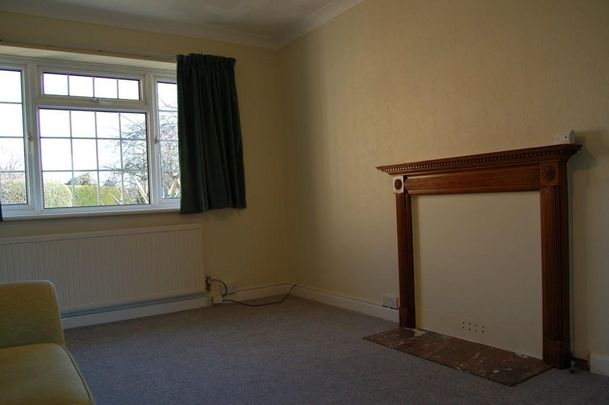 2 bedroom detached bungalow to rent - Photo 1