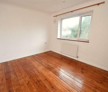 Bedroom Semi-detached House In Farnborough, GU14 - Photo 6