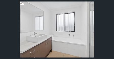 LOW MAINTENANCE 4 BEDROOM HOME IN BANYO - Photo 3