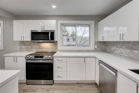 For Lease - 2145 Sherobee Road Unit# 85, Mississauga, Ontario - Photo 2