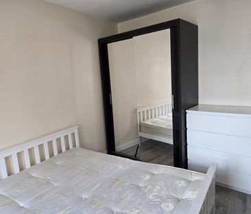 1 Bed Flat, Cranley Road, E13 - Photo 5