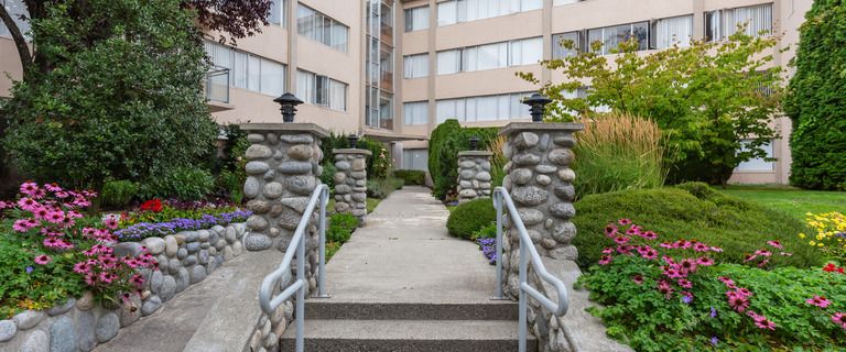 Hollies | 6450 East Boulevard, Vancouver - Photo 1