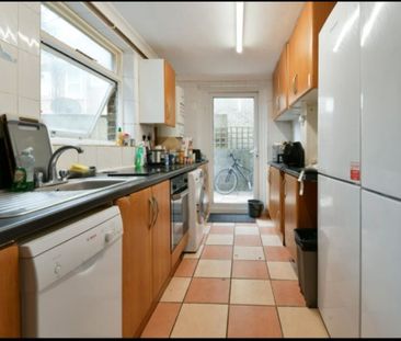 1 Bed Detached House, The Highway, BN2 - Photo 1