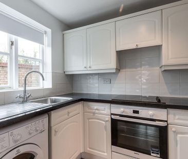 2 bedroom ground floor flat to rent - Photo 4